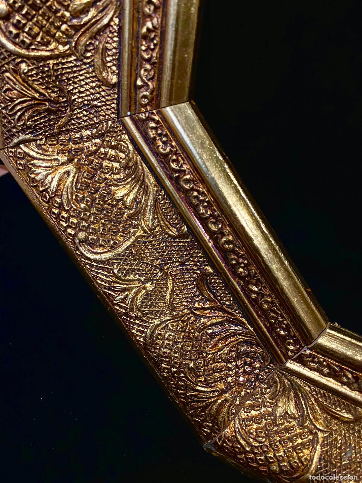 Antig&uuml;edades: Marco octogonal de madera con tonos en oro y bronce 79,58 cm - Foto 3