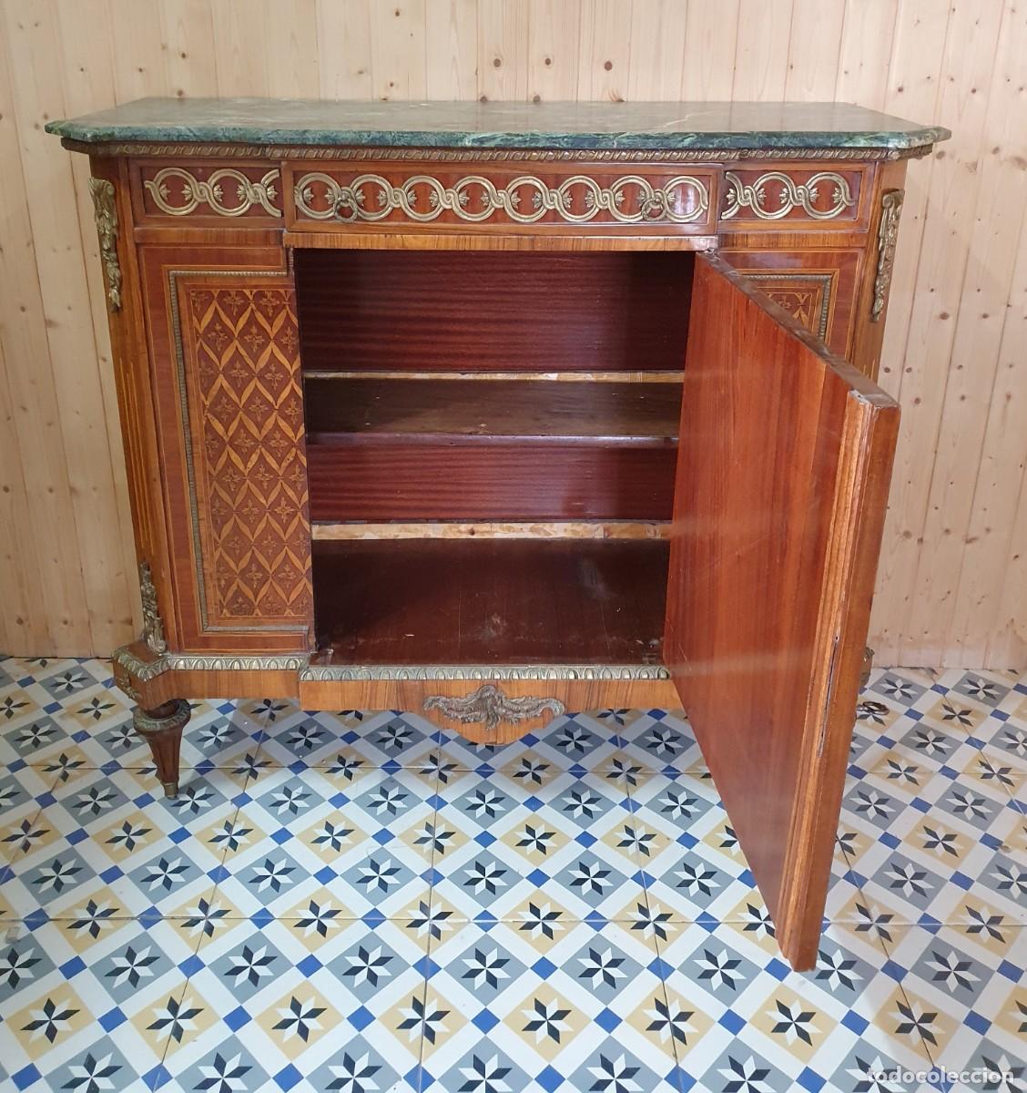Antig&uuml;edades: Aparador decorado madera y bronce - Foto 6