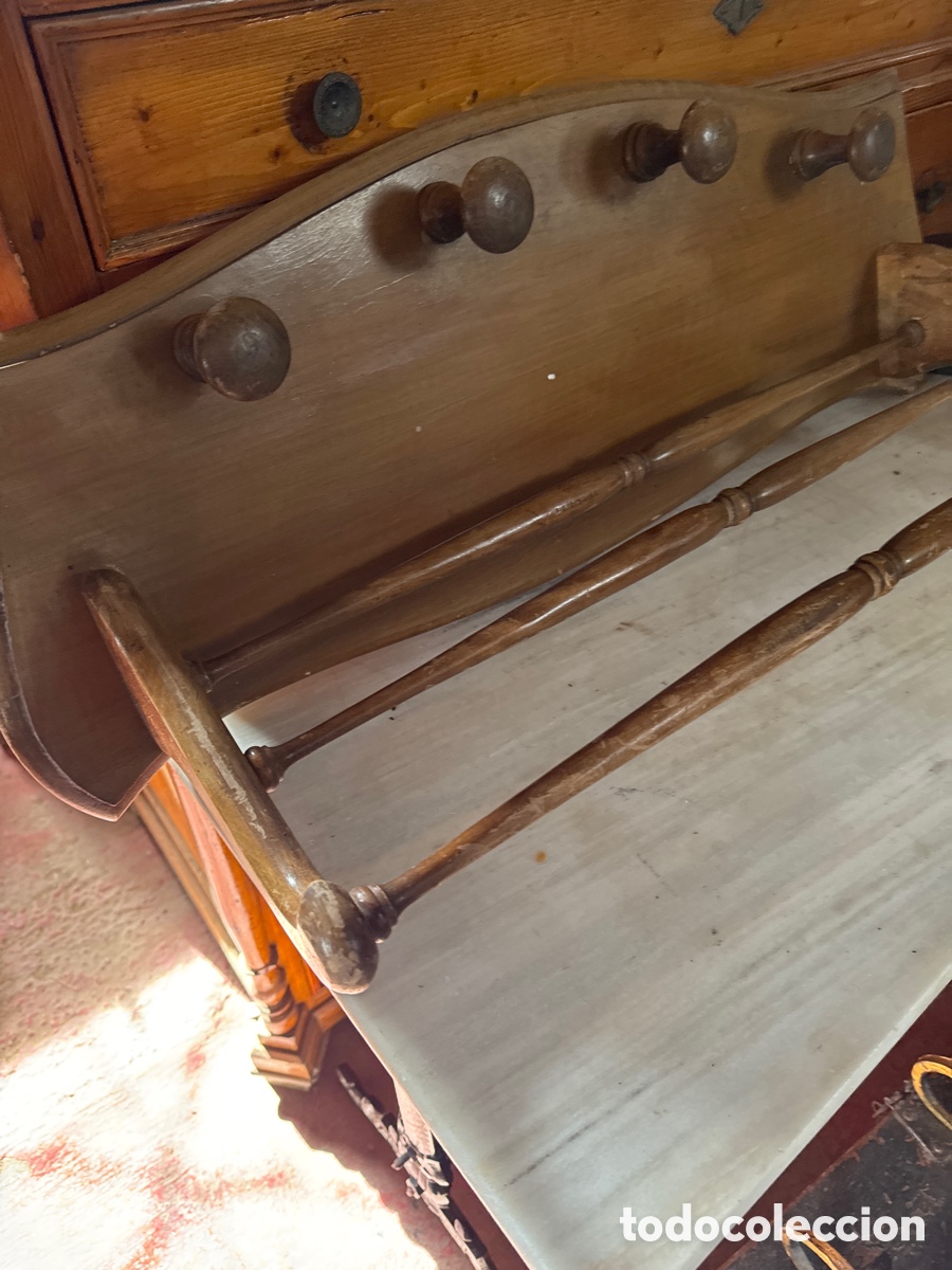 Antig&uuml;edades: Perchero de madera - Foto 2