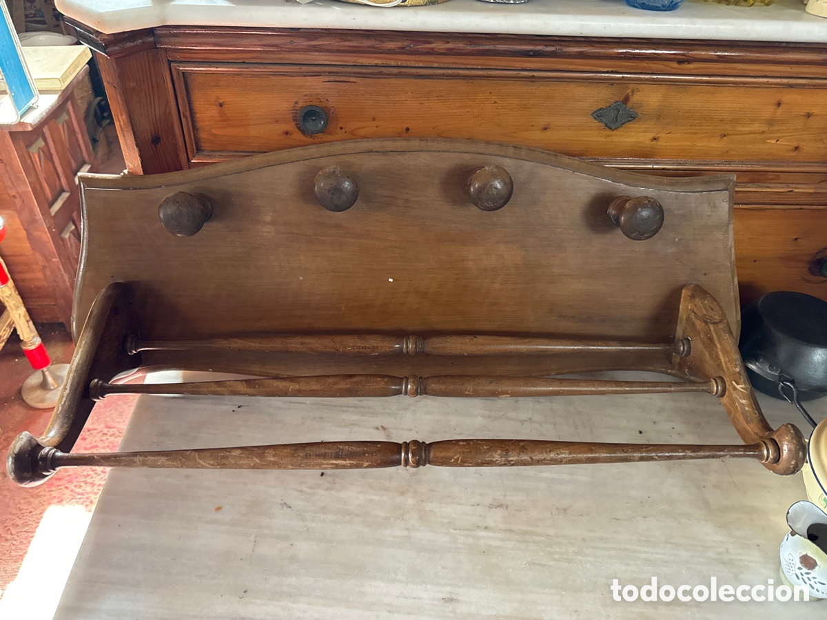 Antig&uuml;edades: Perchero de madera - Foto 1