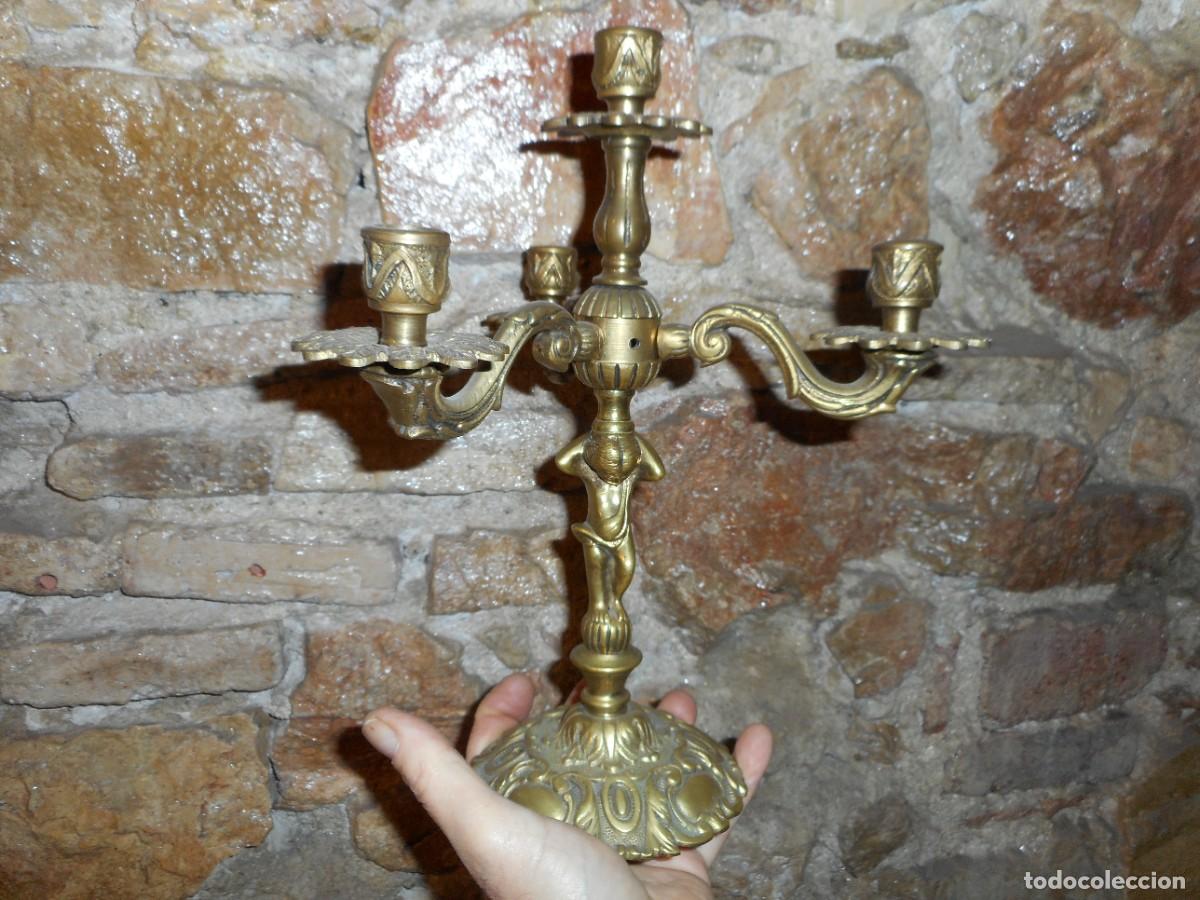 Antig&uuml;edades: Candelabro de bronce - Foto 1