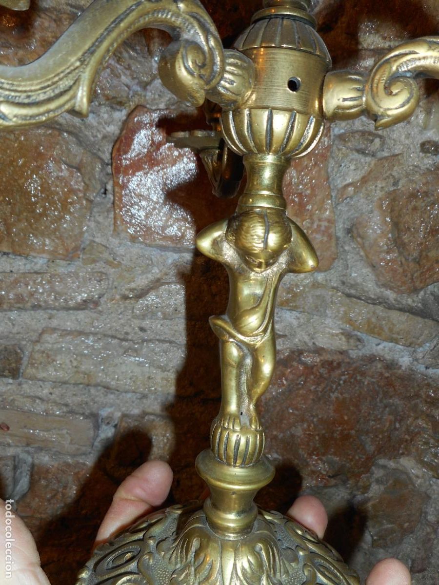 Antig&uuml;edades: Candelabro de bronce - Foto 2