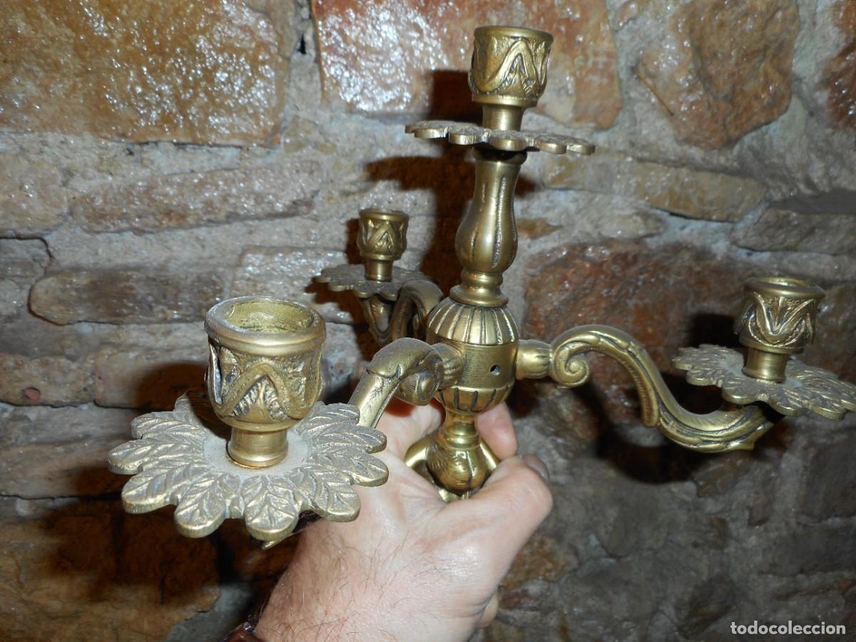 Antig&uuml;edades: Candelabro de bronce - Foto 3