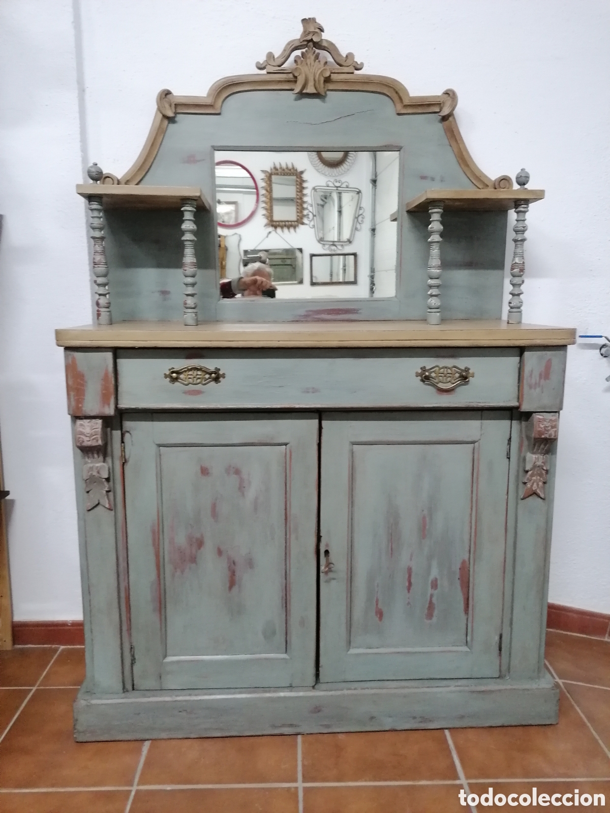 Antig&uuml;edades: Aparador ingl&eacute;s antiguo - Foto 1
