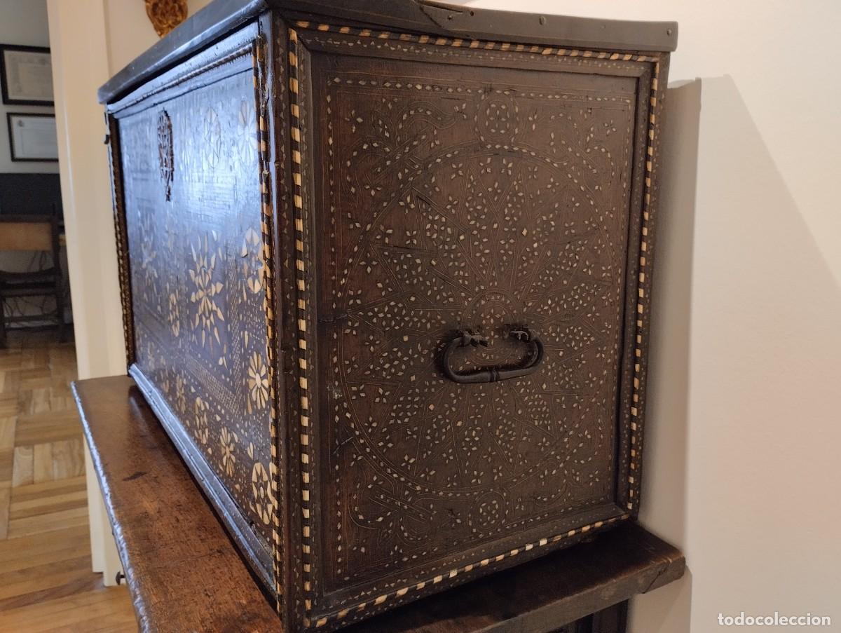 Antig&uuml;edades: Bargue&ntilde;o taracea siglo XVI - Foto 2
