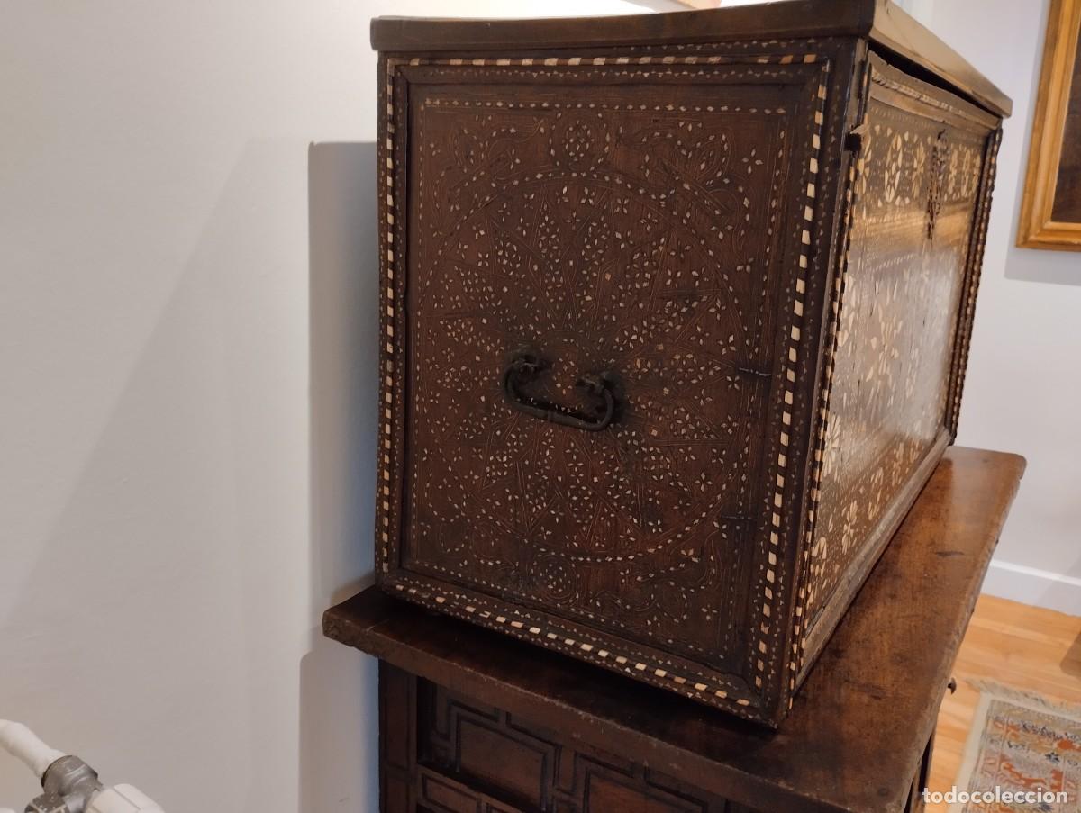 Antig&uuml;edades: Bargue&ntilde;o taracea siglo XVI - Foto 3