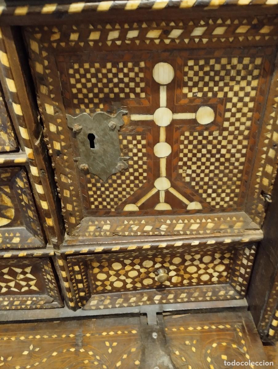 Antig&uuml;edades: Bargue&ntilde;o taracea siglo XVI - Foto 11