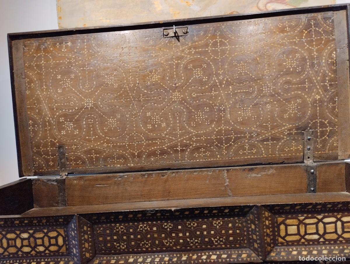 Antig&uuml;edades: Bargue&ntilde;o taracea siglo XVI - Foto 17