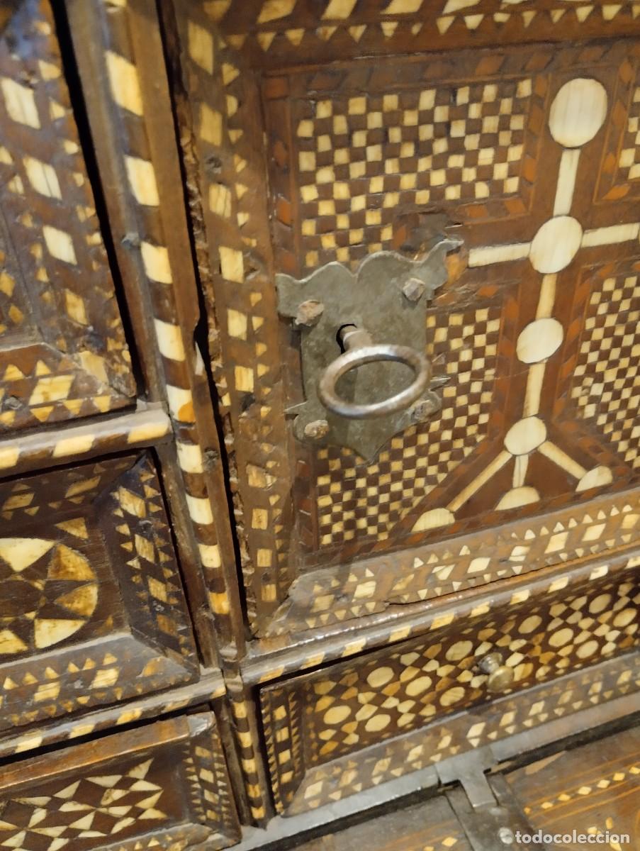 Antig&uuml;edades: Bargue&ntilde;o taracea siglo XVI - Foto 22