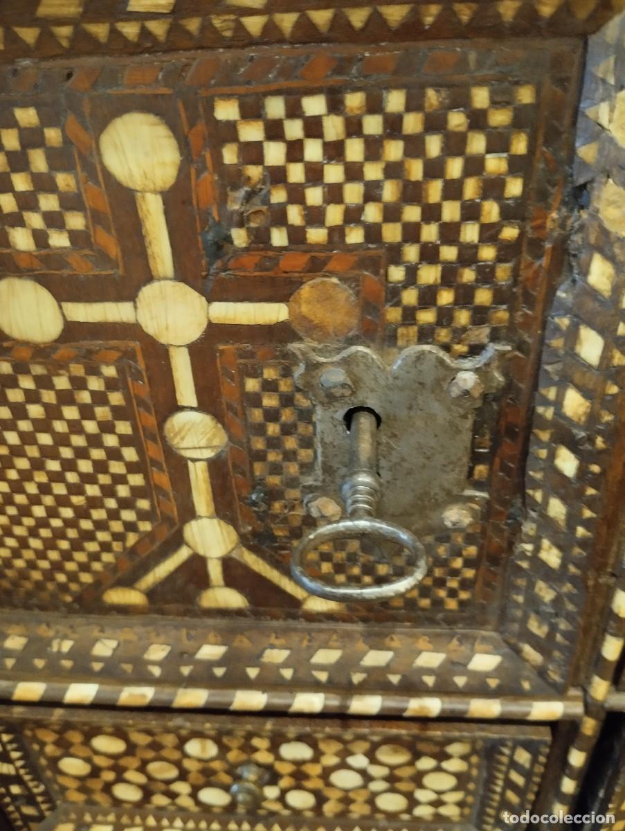 Antig&uuml;edades: Bargue&ntilde;o taracea siglo XVI - Foto 23