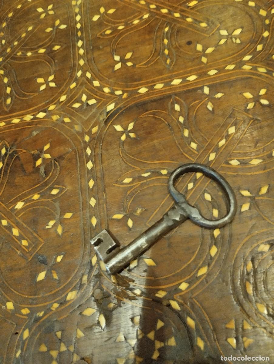Antig&uuml;edades: Bargue&ntilde;o taracea siglo XVI - Foto 27