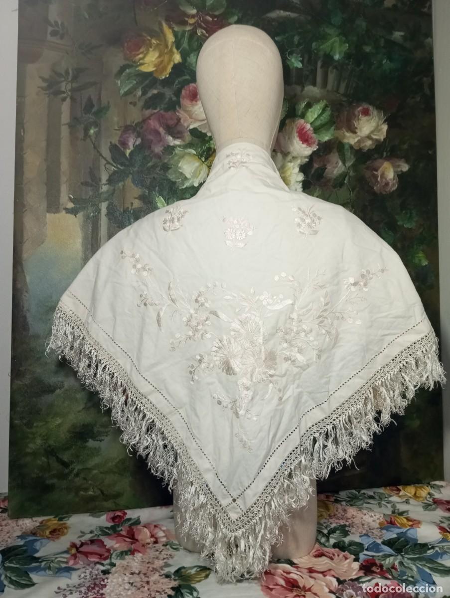 Antig&uuml;edades: MANTELETA DE ALGOD&Oacute;N BORDADA A MANO INDUMENTARIA TRADICIONAL. - Foto 9