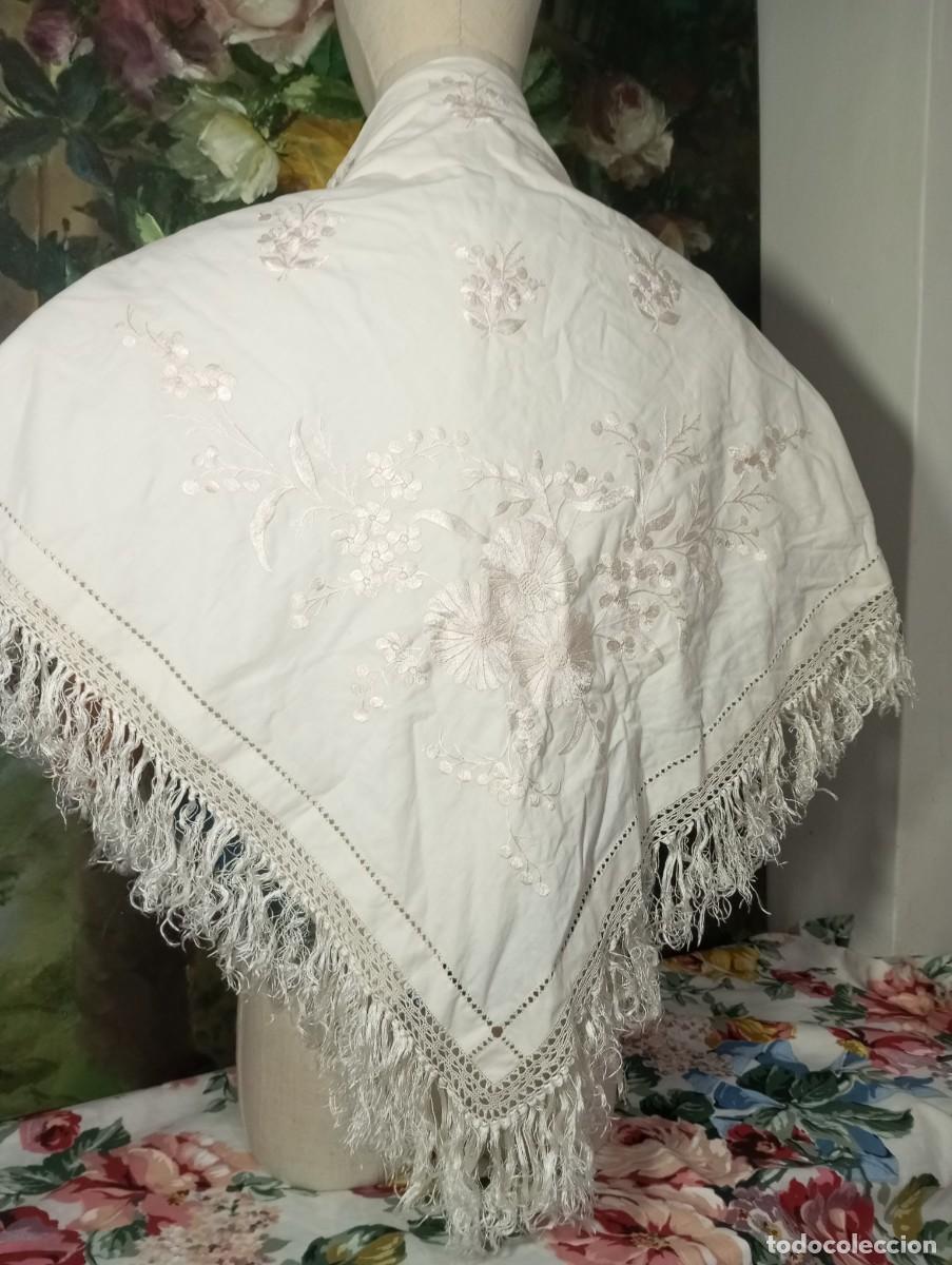 Antig&uuml;edades: MANTELETA DE ALGOD&Oacute;N BORDADA A MANO INDUMENTARIA TRADICIONAL. - Foto 12