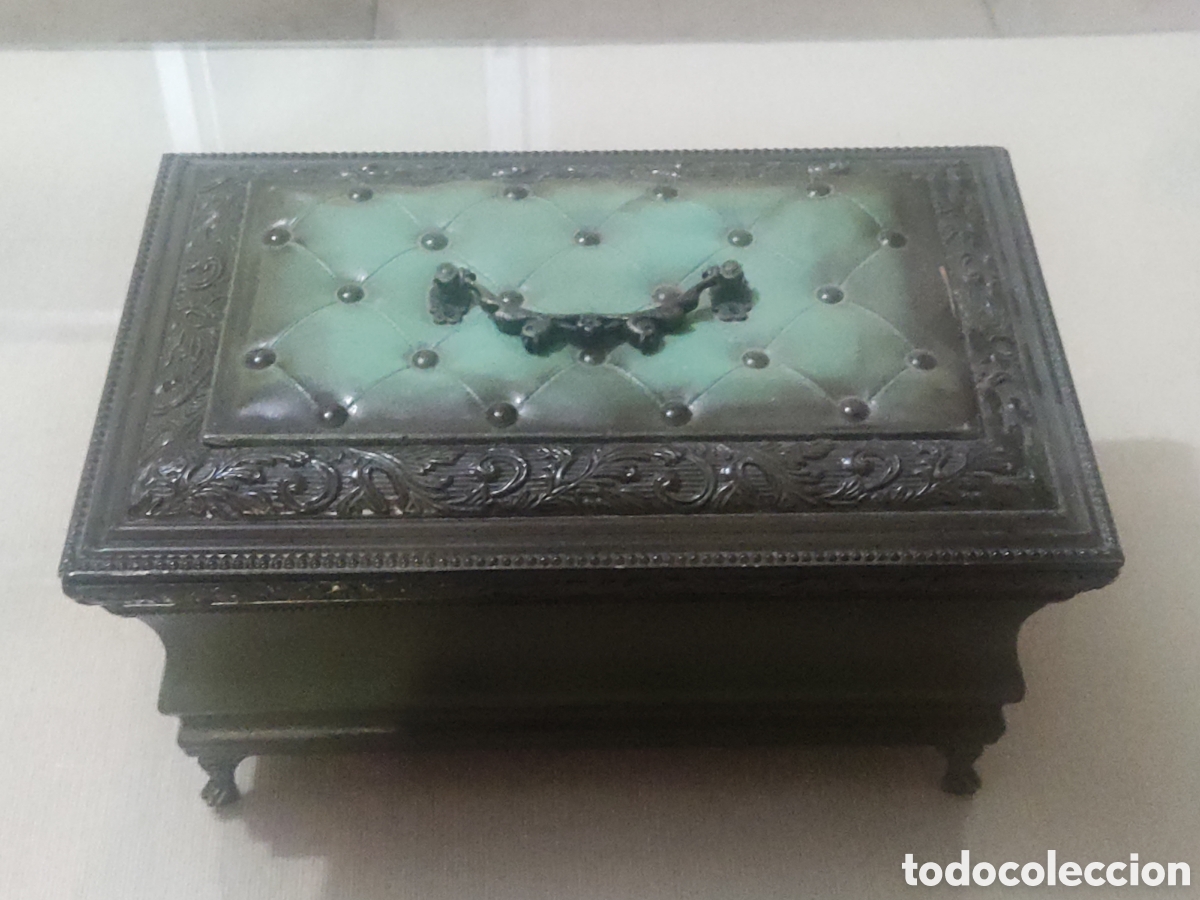 Antig&uuml;edades: Antigua Caja,, Cofre,, Joyero..?? - Foto 1