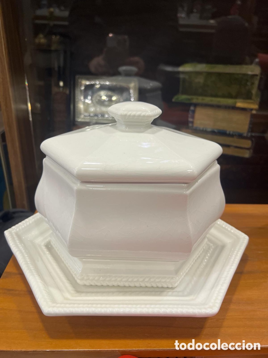 Antig&uuml;edades: Bonita sopera de porcelana - Foto 1