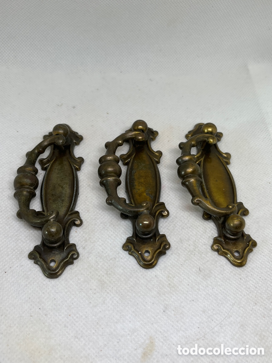 Antig&uuml;edades: 3 AGARRADORES DE BRONCE - Foto 2
