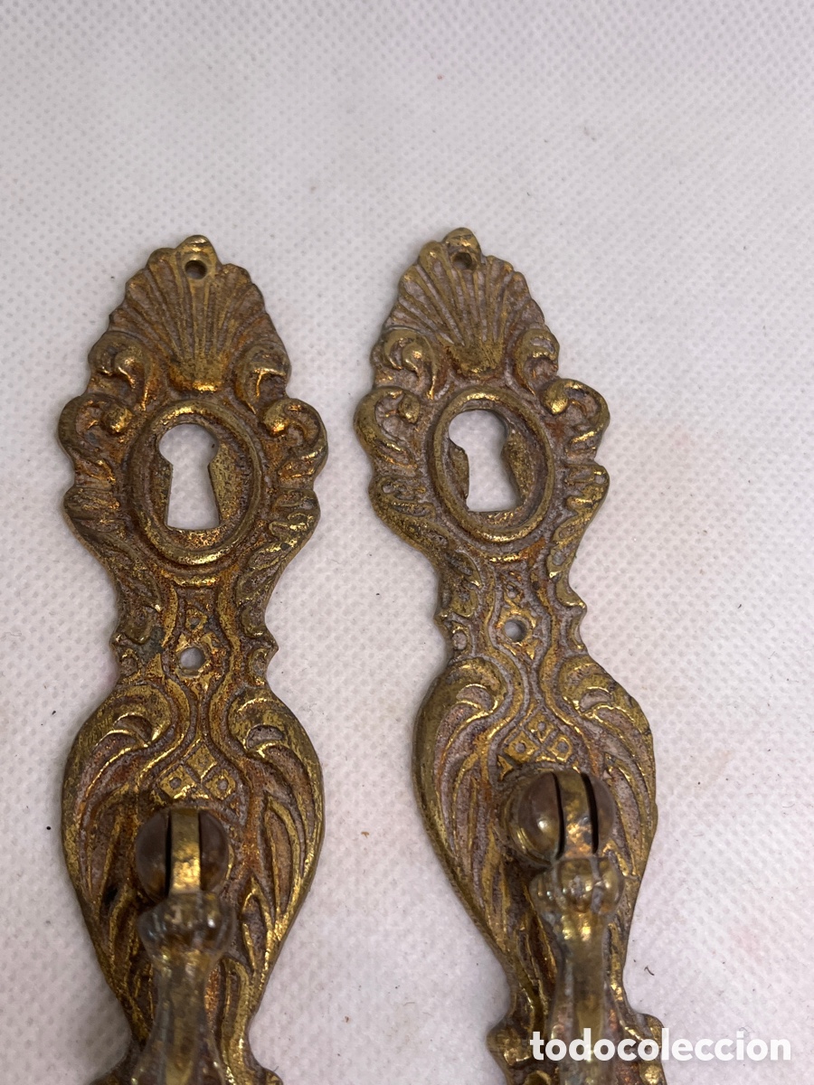 Antig&uuml;edades: PAREJA DE TIRADORES DE BRONCE - Foto 2