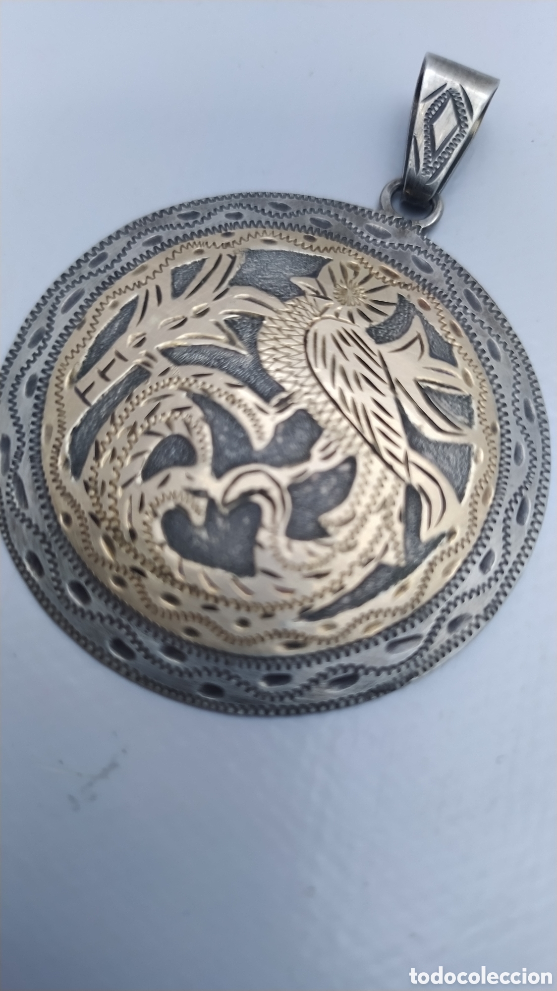 Antig&uuml;edades: Medall&oacute;n plata y oro quetzal - Foto 5