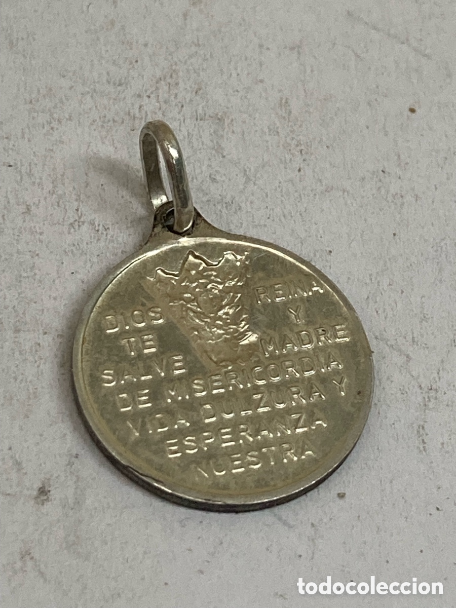 Antig&uuml;edades: Medalla de plata religiosa C152 - Foto 2