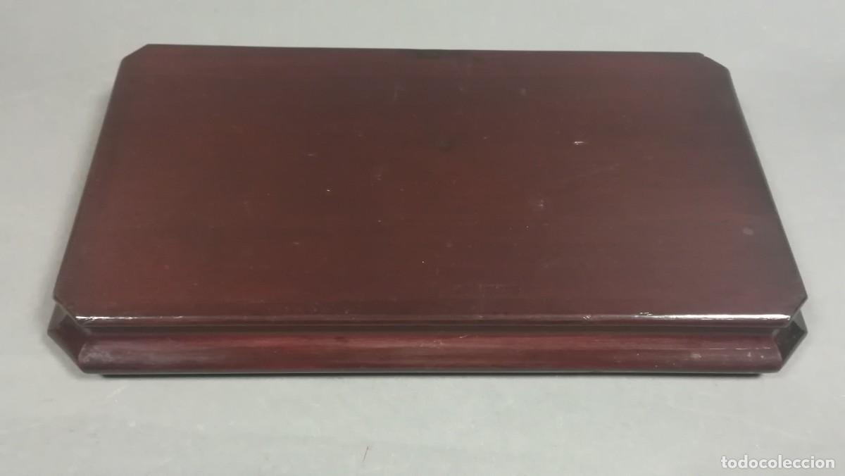 Antig&uuml;edades: BASE O PEANA DE MADERA RECTANGULAR TONO ROJIZO OSCURO - Foto 3