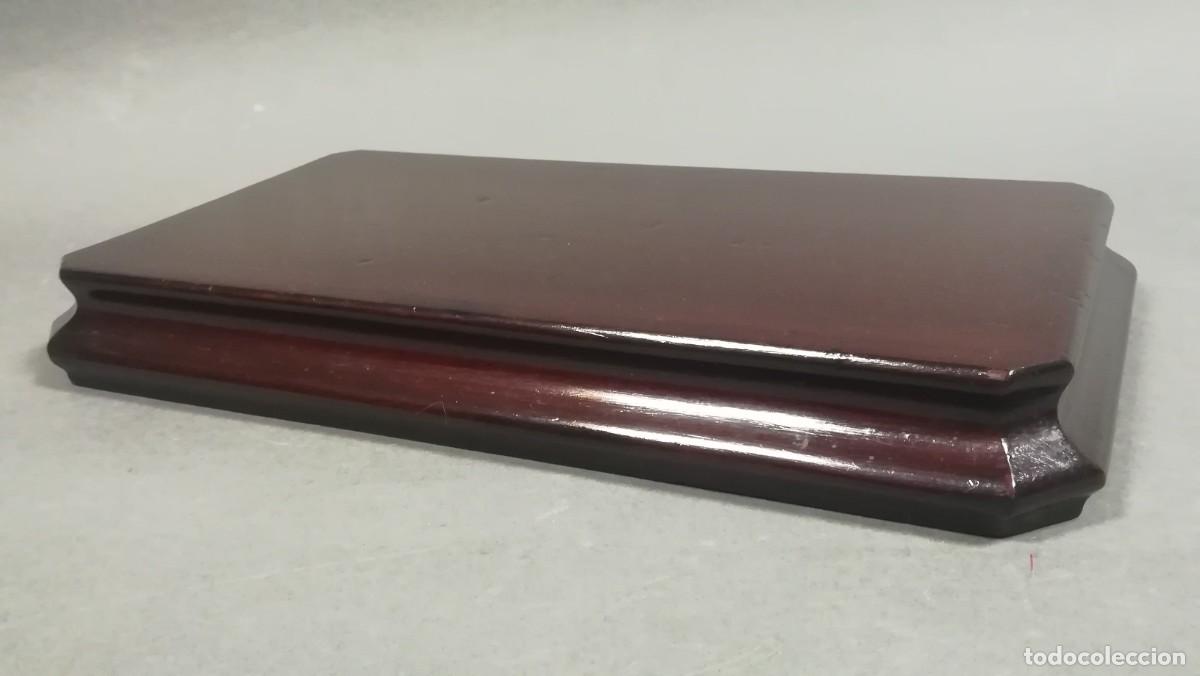 Antig&uuml;edades: BASE O PEANA DE MADERA RECTANGULAR TONO ROJIZO OSCURO - Foto 5