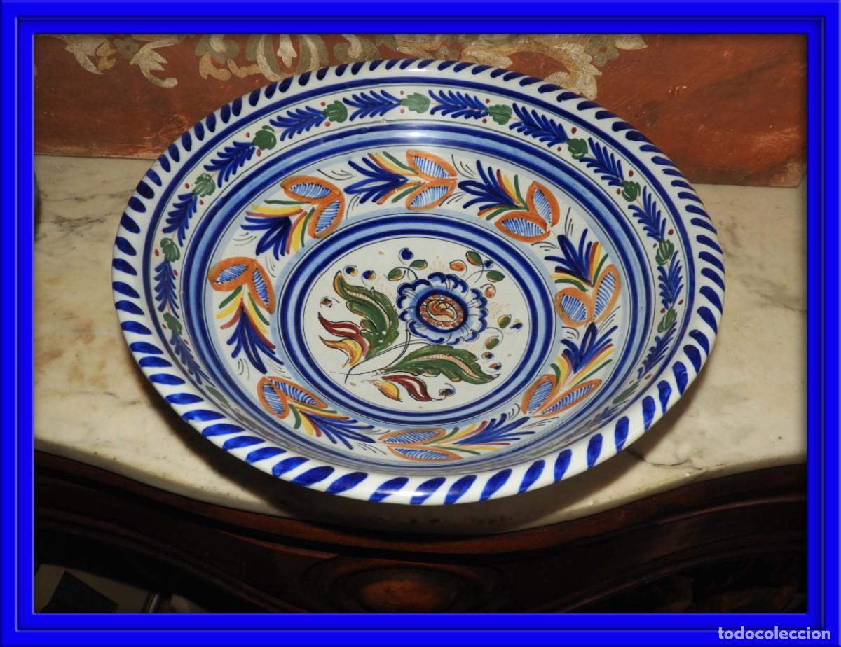Antig&uuml;edades: CUENCO O CENTRO DE CERAMICA DECORADO A MANO - Foto 1