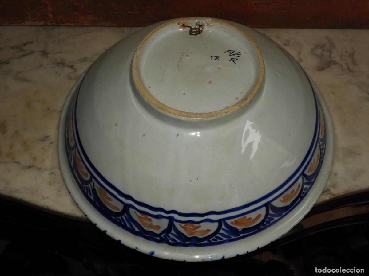 Antig&uuml;edades: CUENCO O CENTRO DE CERAMICA DECORADO A MANO - Foto 3
