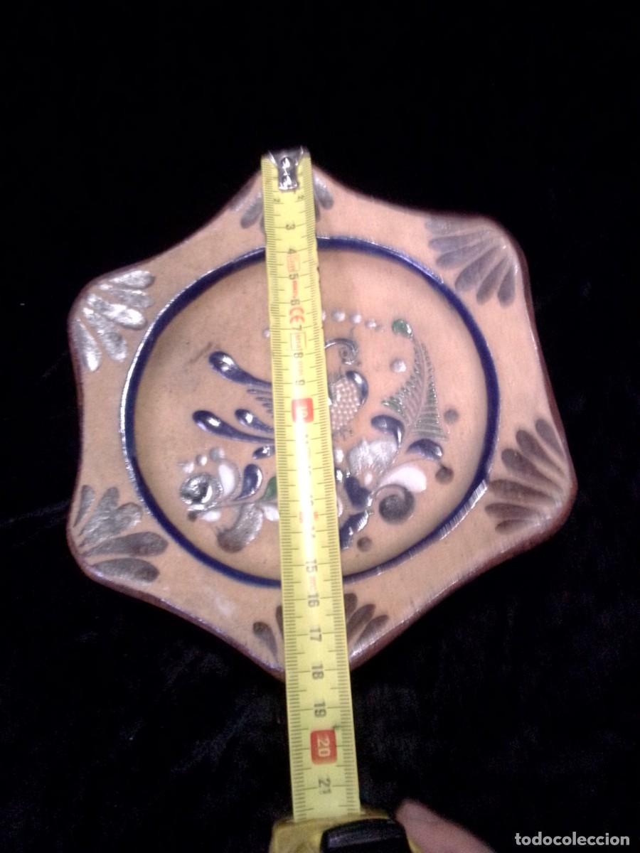 Antig&uuml;edades: Plato de cer&aacute;mica de Arcilla hexagonal. - Foto 3