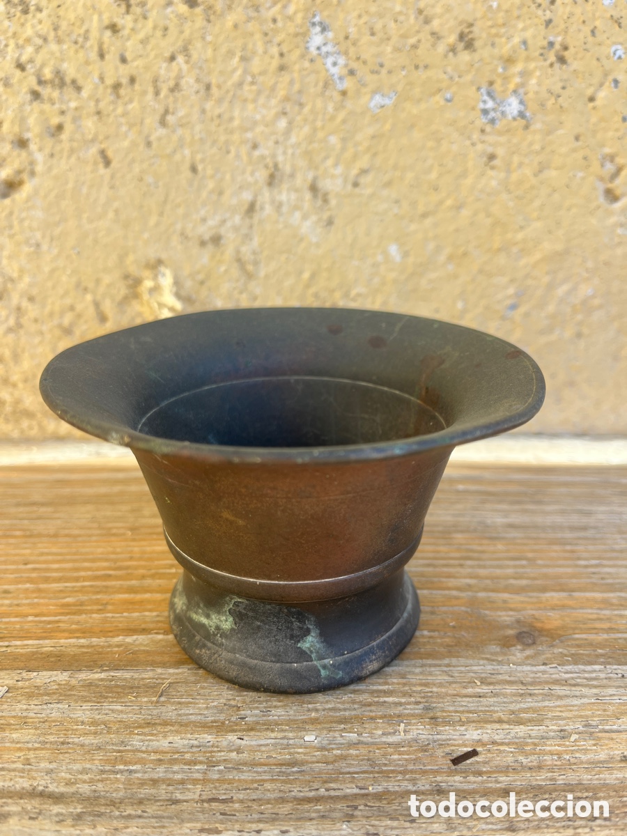Antig&uuml;edades: Alm&iacute;rez de bronce. Antiguo. - Foto 1