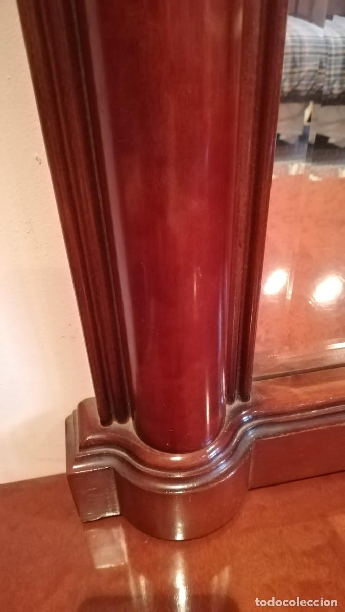 Antig&uuml;edades: ESPEJO BISELADO CON MARCO DE MADERA. AV - Foto 2