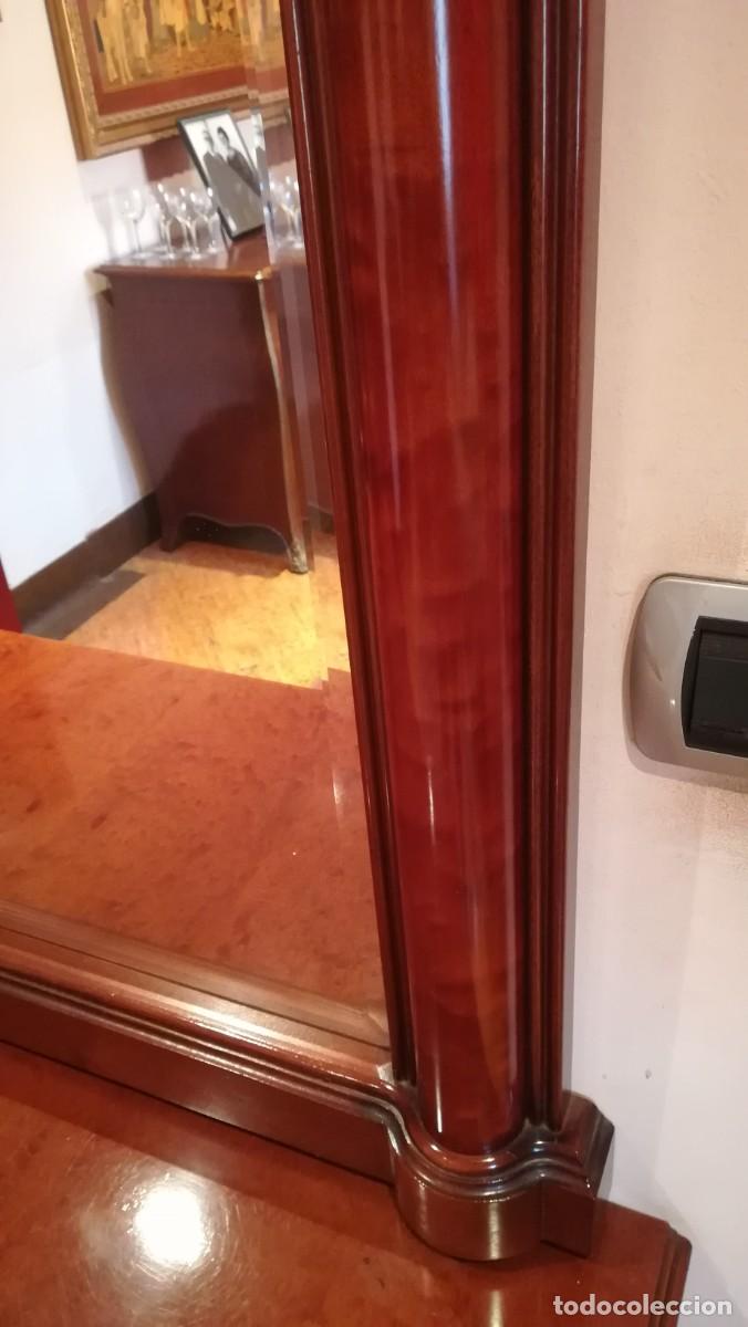 Antig&uuml;edades: ESPEJO BISELADO CON MARCO DE MADERA. AV - Foto 3