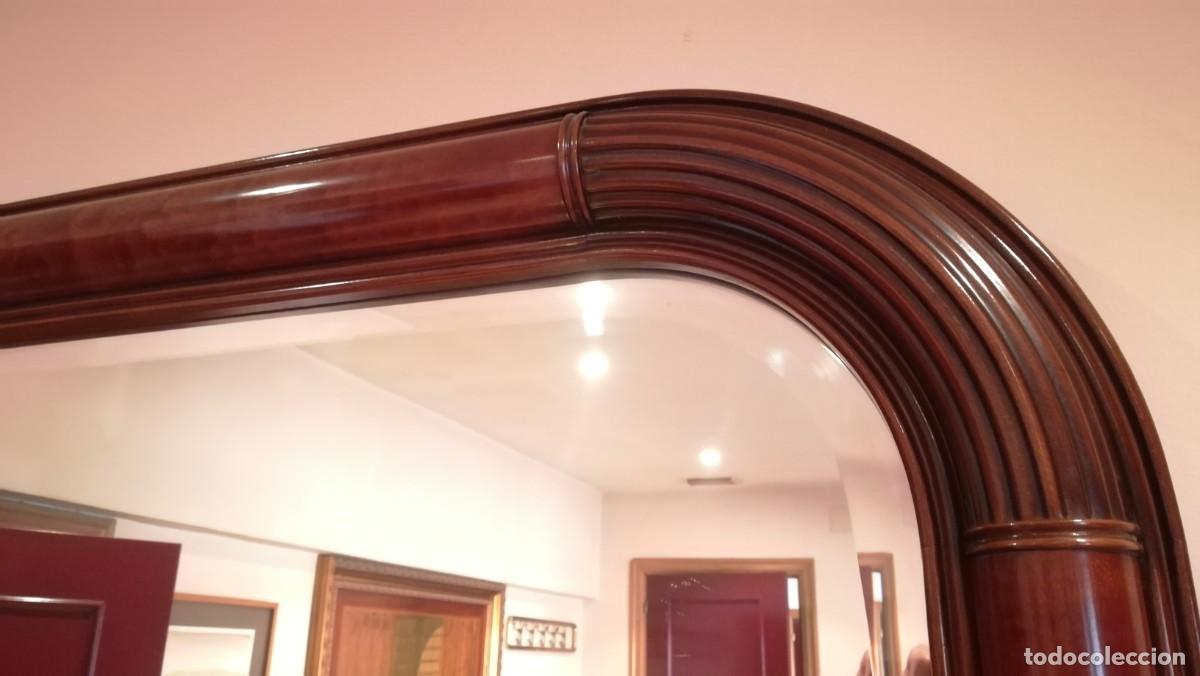 Antig&uuml;edades: ESPEJO BISELADO CON MARCO DE MADERA. AV - Foto 5