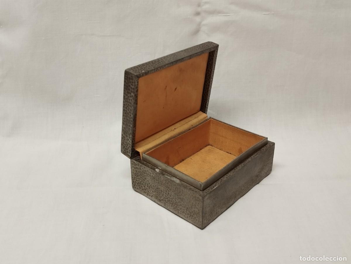 Antig&uuml;edades: CAJA DE MADERA FORRADA DE ESTA&Ntilde;O - Foto 6