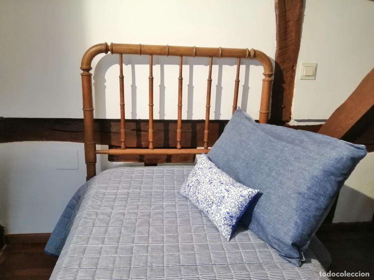 Antig&uuml;edades: Cama de madera individual - Foto 2