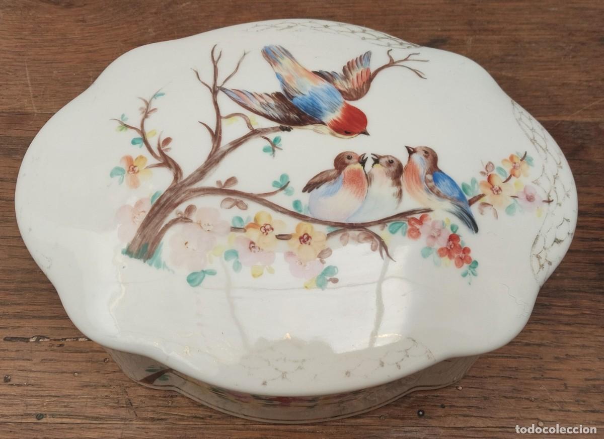 Antig&uuml;edades: CAJA DE PORCELANA DECORADA - Foto 1