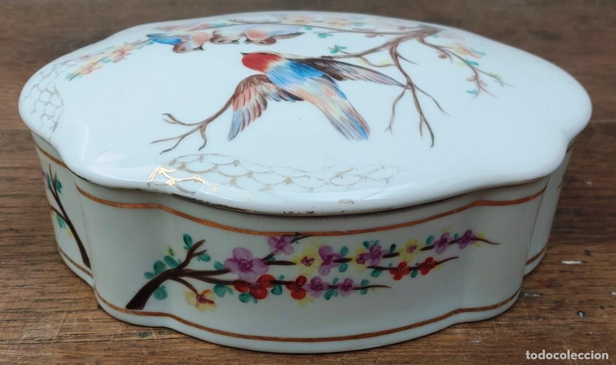 Antig&uuml;edades: CAJA DE PORCELANA DECORADA - Foto 7