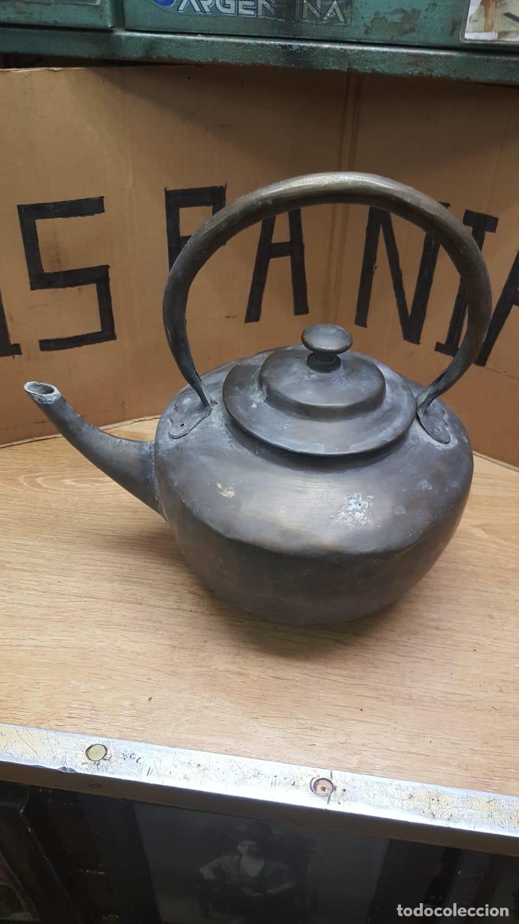 Antig&uuml;edades: ANTIGUA TETERA DE BRONCE - Foto 3