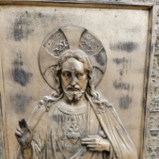 Antigüedades: ANTIGUO CUADRO DE LATON RELIEVE JESUS CRISTO