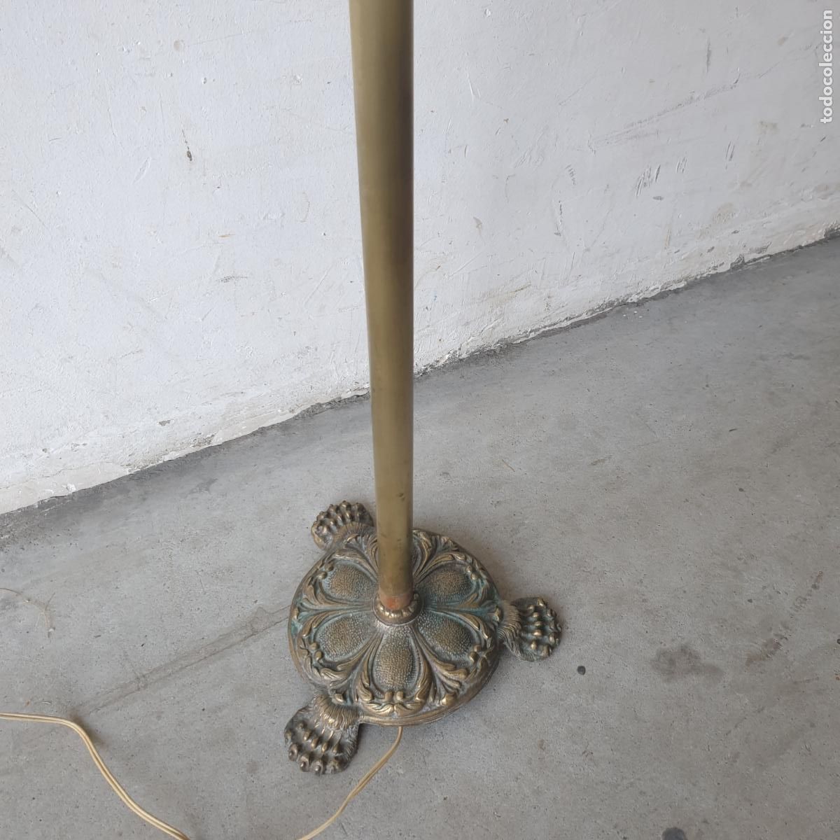 Antig&uuml;edades: ANTIGUA L&Aacute;MPARA DE PIE DE BRONCE Y LAT&Oacute;N - Foto 4
