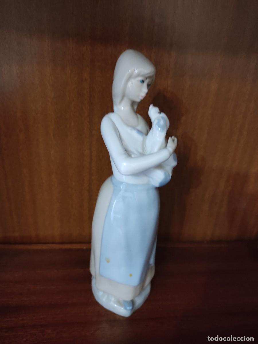Antig&uuml;edades: FIGURA ESTILO LLADR&Oacute; - Foto 2