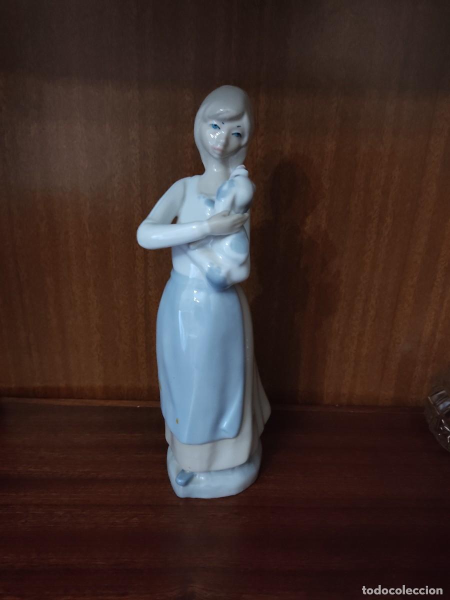 Antig&uuml;edades: FIGURA ESTILO LLADR&Oacute; - Foto 3