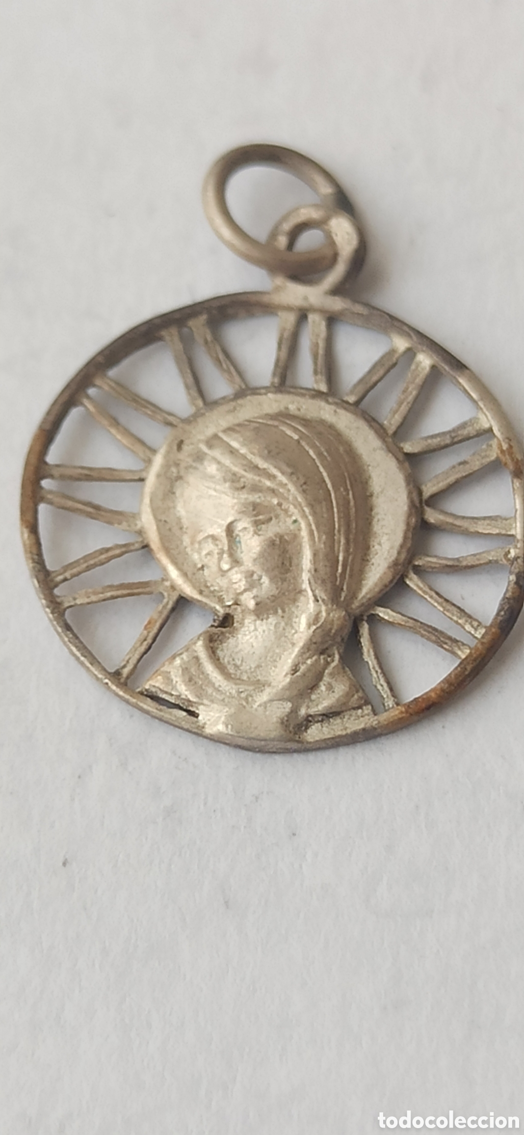 Antig&uuml;edades: Colgante Religioso plata de ley - Foto 1