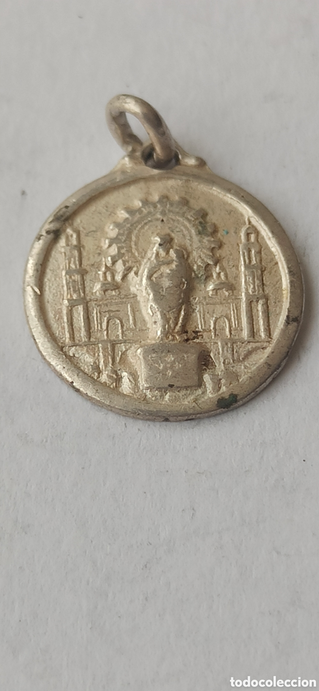 Antig&uuml;edades: Colgante Religioso plata de ley - Foto 1