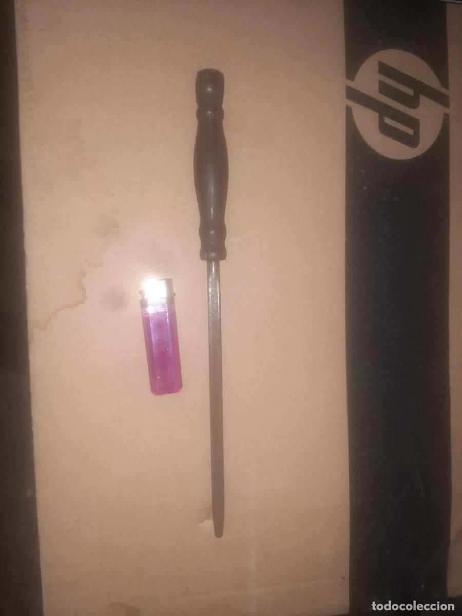 Antig&uuml;edades: Afilador chaira mango madera. - Foto 1