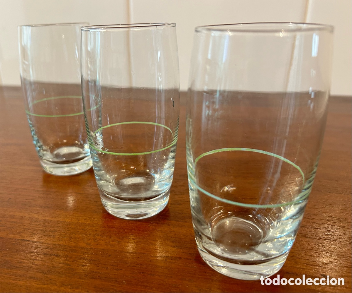 Antig&uuml;edades: 3 ANTIGUOS VASOS CON ENCINTADO VERDE - Foto 1