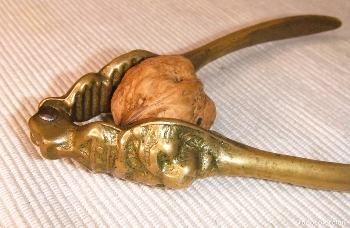 Antig&uuml;edades: ANTIGUO CASCANUECES DE BRONCE CON RELIEVE DE LEON - Foto 9