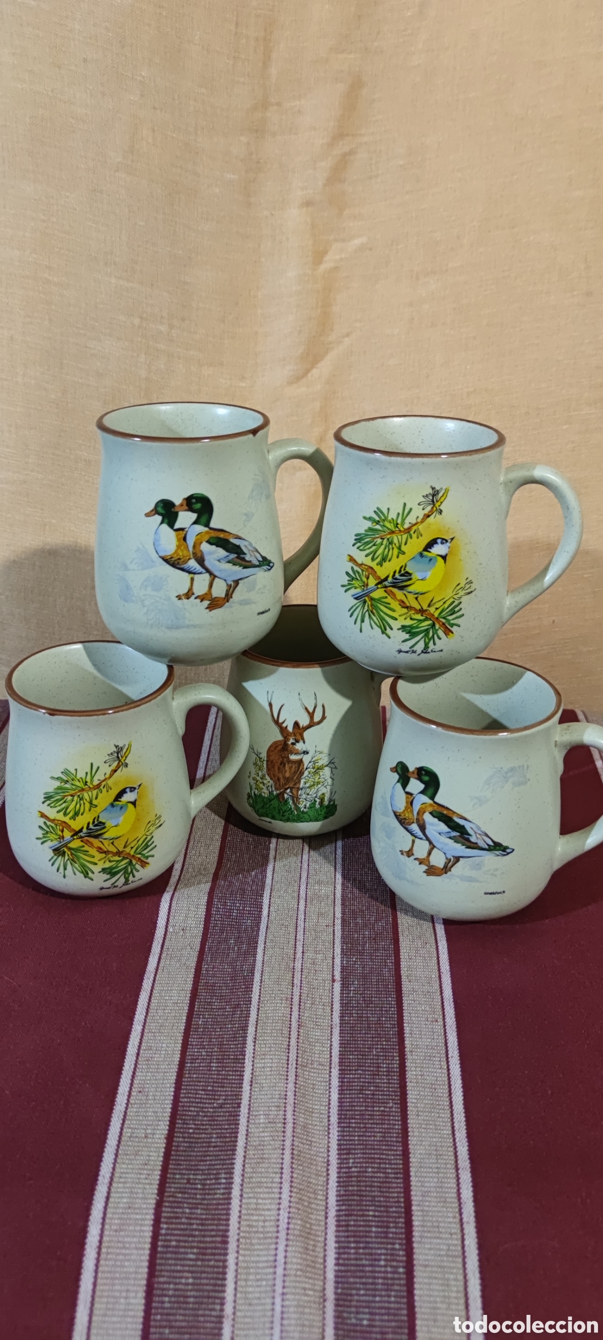 Antig&uuml;edades: 5 jarras cer&aacute;mica. - Foto 1