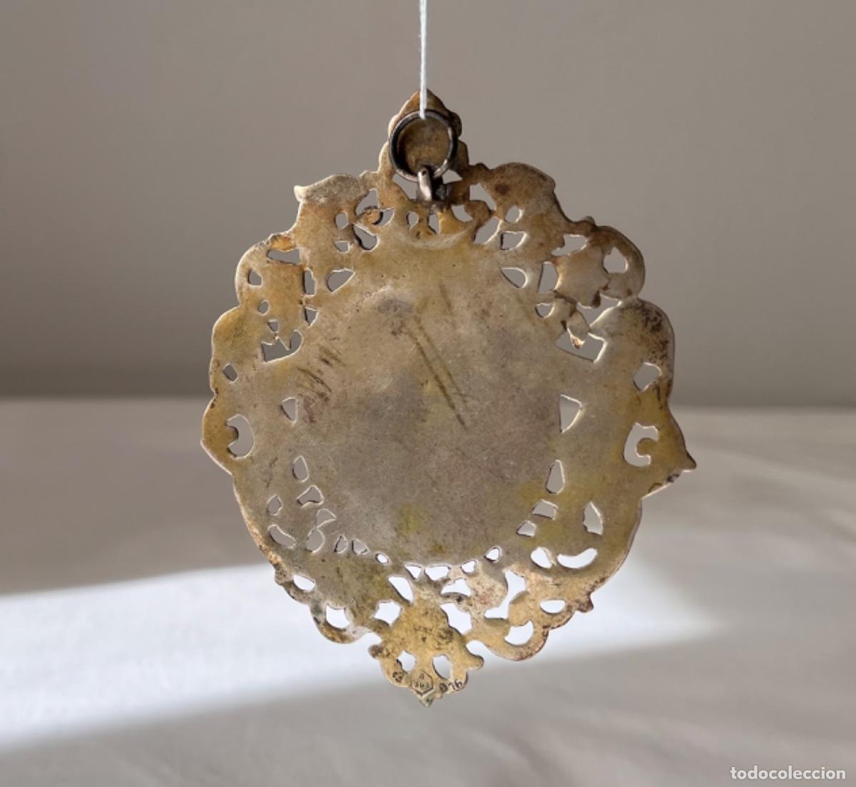 Antig&uuml;edades: Medalla de cuna de plata - Foto 2