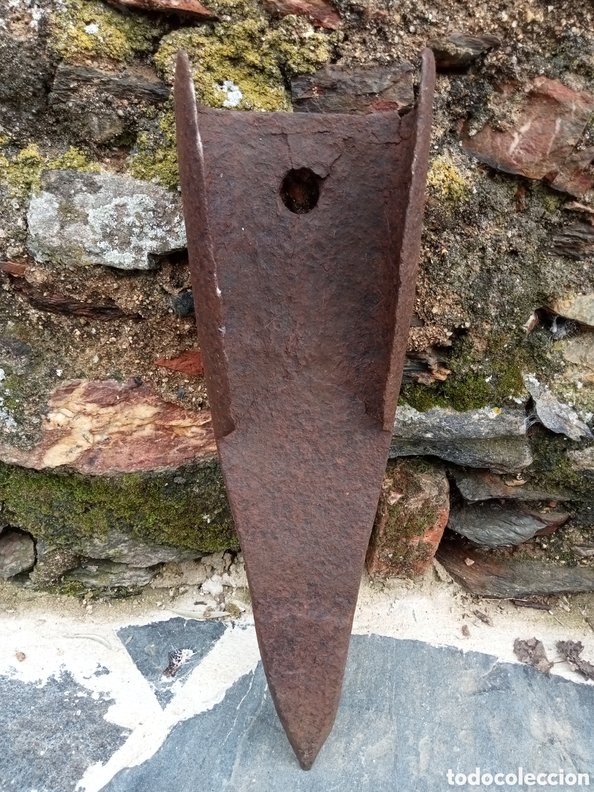 Antig&uuml;edades: Antiguo arado vertedera rejo - Foto 2