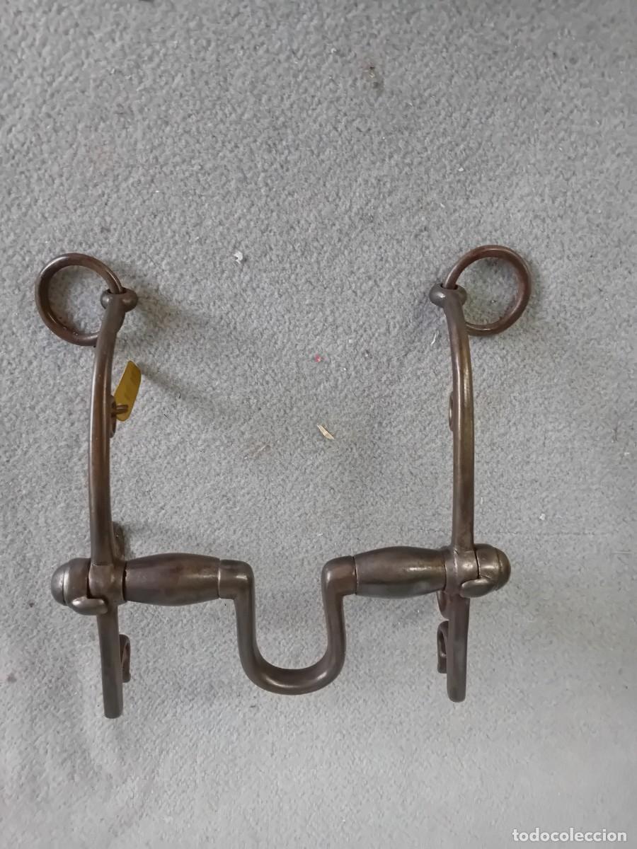 Antig&uuml;edades: Bocado basculante de hierro para caballo - Foto 2